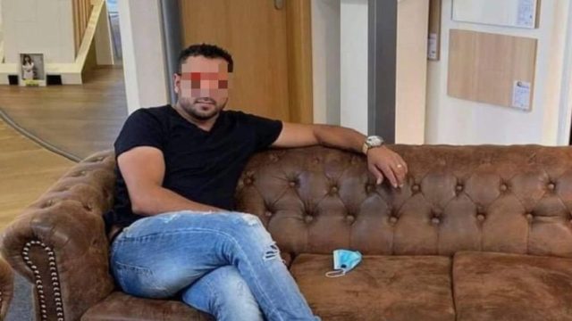 Ομηρία στο κέντρο της Αθήνας: Φόβοι της ΕΛΑΣ για έκρηξη – Αυτός είναι ο δράστης που απειλεί τη γυναίκα