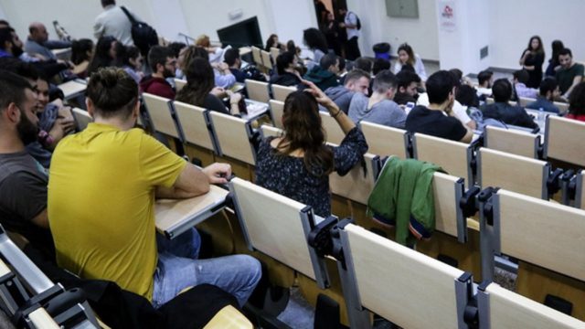 Άνοιγμα πανεπιστημίων: Τι θα γίνει με την εξεταστική και τη δεύτερη ευκαιρία (video)