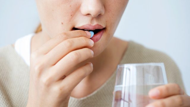 Παίρνεις αντιβίωση; 4+1 τροφές που θα πρέπει να αποφεύγεις