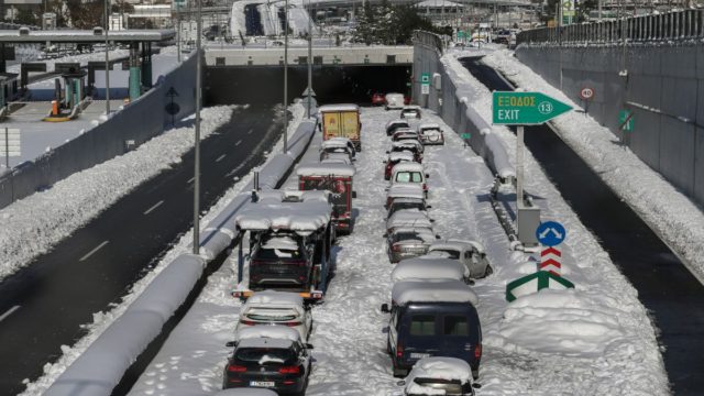 Κακοκαιρία «Ελπίδα» – Αττική Οδός: Ποιοι οδηγοί και από πού μπορούν να παραλάβουν τα οχήματά τους