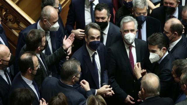 Βουλή: Απορρίφθηκε η πρόταση μομφής κατά της κυβέρνησης – Τα αποτελέσματα της ψηφοφορίας