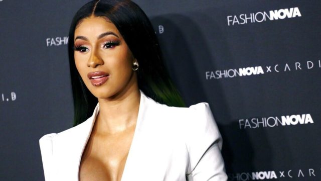 Η Cardi B είναι η απόλυτη “χαζομαμά”: Πιστεύει ότι ο τεσσάρων μηνών γιος της μιλάει