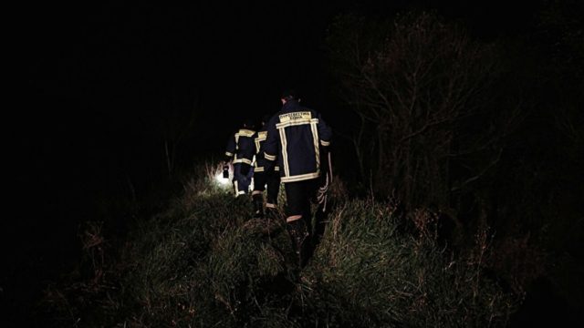 Κρήτη: Έψαχναν κτηνοτρόφο και τον βρήκαν σε «καταφύγιο» με… ρακή και σόμπα (video)
