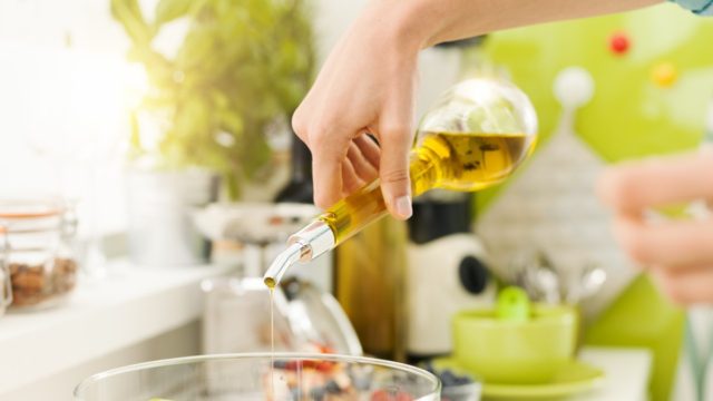 Αυτό είναι το πιο ακατάλληλο μέρος για να αποθηκεύσεις το ελαιόλαδο