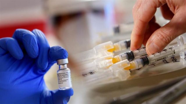 Εμβολιασμός: Άμεσα οι αποφάσεις για την 4η δόση εμβολίου – Ποιους αφορά