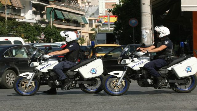 Πανικός στα Σεπόλια: Συνελήφθη 21χρονος Ρομά – Πήγαινε οπλισμένος με δύο καραμπίνες να σκοτώσει τον ξάδελφό του!