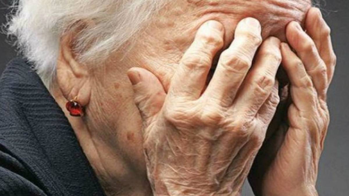 Εξαγριωμένη νύφη «έσπασε στο ξύλο» την πεθερά της – «Την έστειλε» στο Νοσοκομείο και συνελήφθη