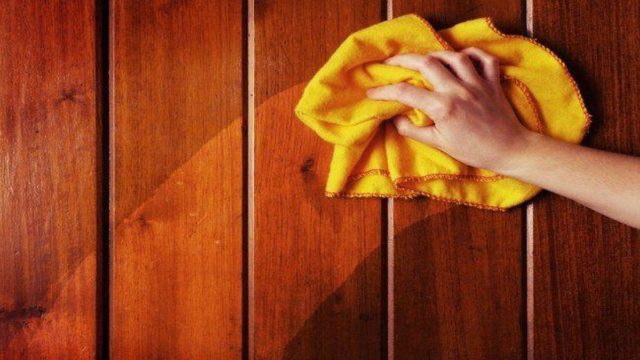 Κάντε τα έπιπλα του σπιτιού να γυαλίζουν με αυτό το σπιτικό φυσικό γυαλιστικό