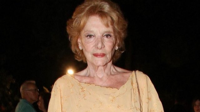 Μάρω Κοντού: Μου έχω στείλει λουλούδια για να ζηλέψει ο σύζυγός μου
