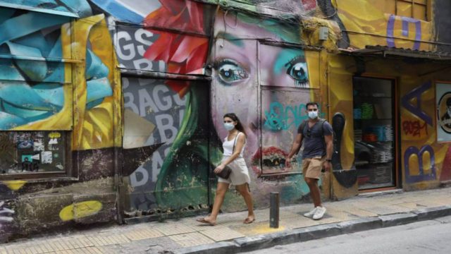 Ναι σε νέα μέτρα: Αυτά θα ανακοινώσει η κυβέρνηση την Τετάρτη μετά τα νέα δεδομένα με την Όμικρον