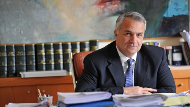 Κορωνοϊός – Ραγδαίες εξελίξεις: Έρχεται μεγάλο ποσοστό τηλεργασίας στο Δημόσιο (video)