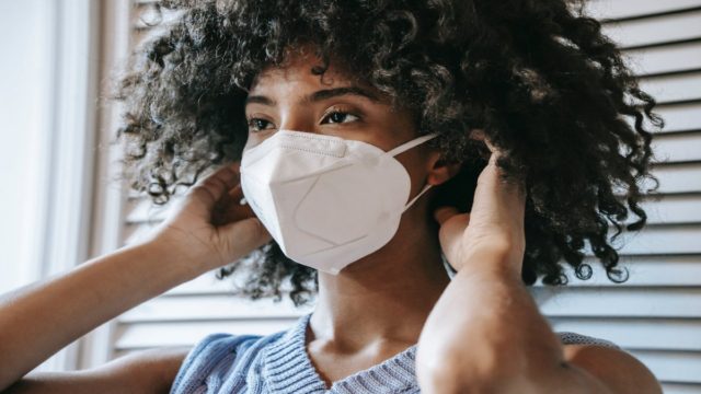 Μήπως η υψηλή μάσκα προστασίας που έχεις είναι “μαϊμού”; Τα 12 σημάδια που θα σε κάνουν να το καταλάβεις