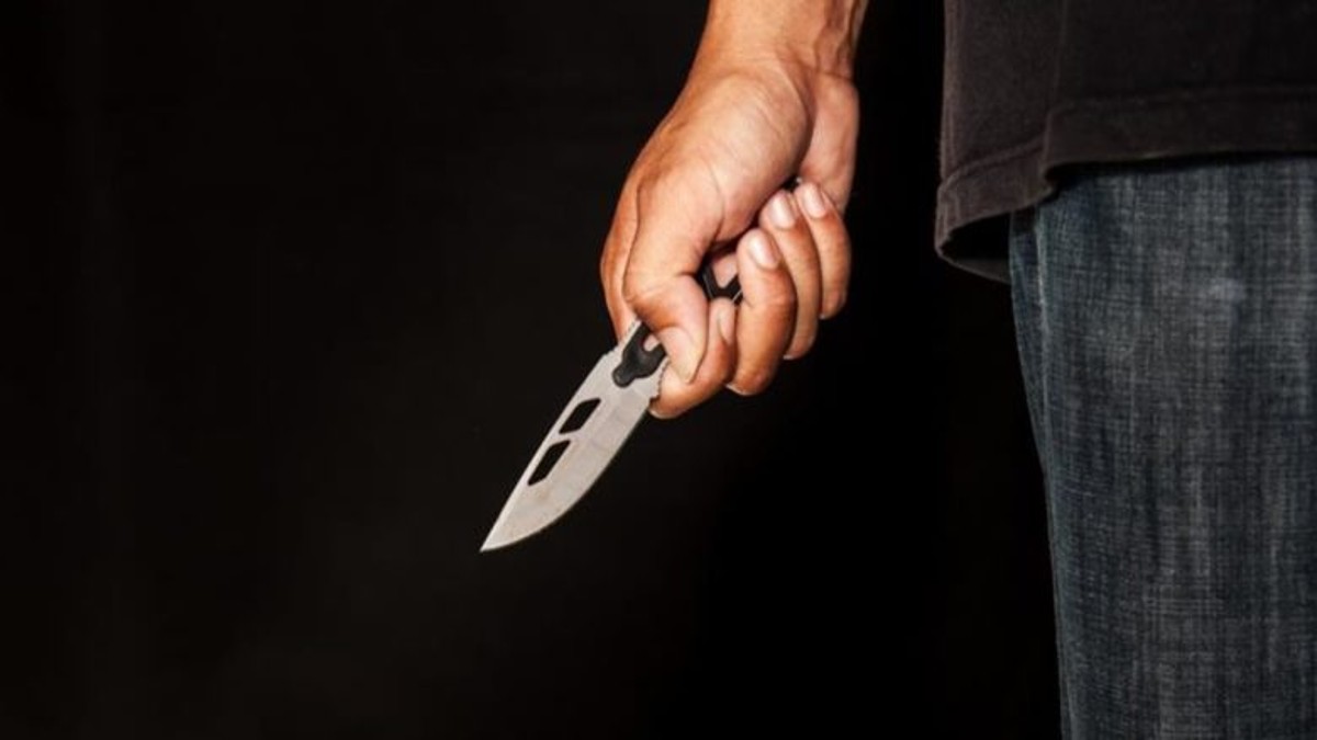 Φρίκη στην Λάρισα: Κυνηγούσε την σύζυγό του με κουζινομάχαιρο για να την σφάξει