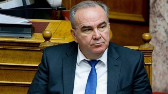 Θετικός στον κορωνοϊό ο Νίκος Παπαθανάσης – Ποια η κατάσταση της υγείας του