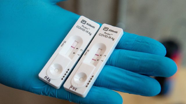 Μετάλλαξη Όμικρον: Πόσο αξιόπιστα είναι τα rapid test