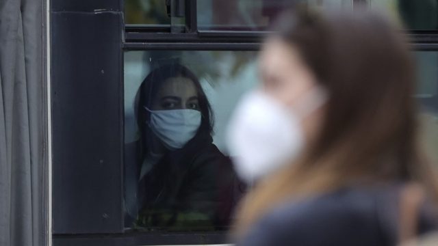 Μετάλλαξη Όμικρον: Το «αθώο» σημάδι που δείχνει ότι έχεις ήδη μολυνθεί