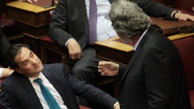 Βουλή – Πρόταση μομφής: Άγριο επεισόδιο με Άδωνι και Πολάκη – «Την Τρίτη που θα έρθω, να φοράς τσίγκινο…»