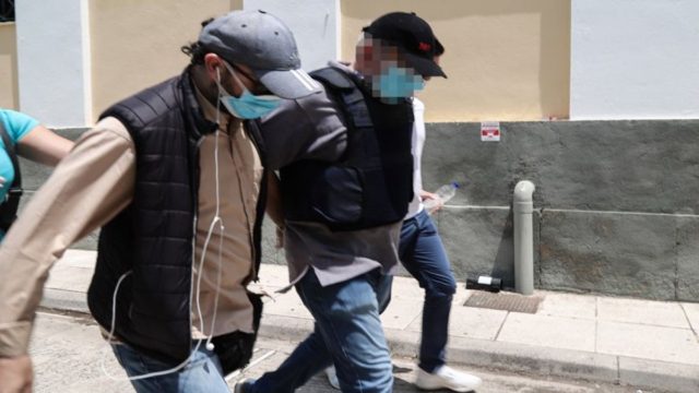 Δίκη «ψευτογιατρού»: «Περίμεναν να τον δουν λες και ήταν Μεσσίας» – Το ξέσπασμα μάρτυρα
