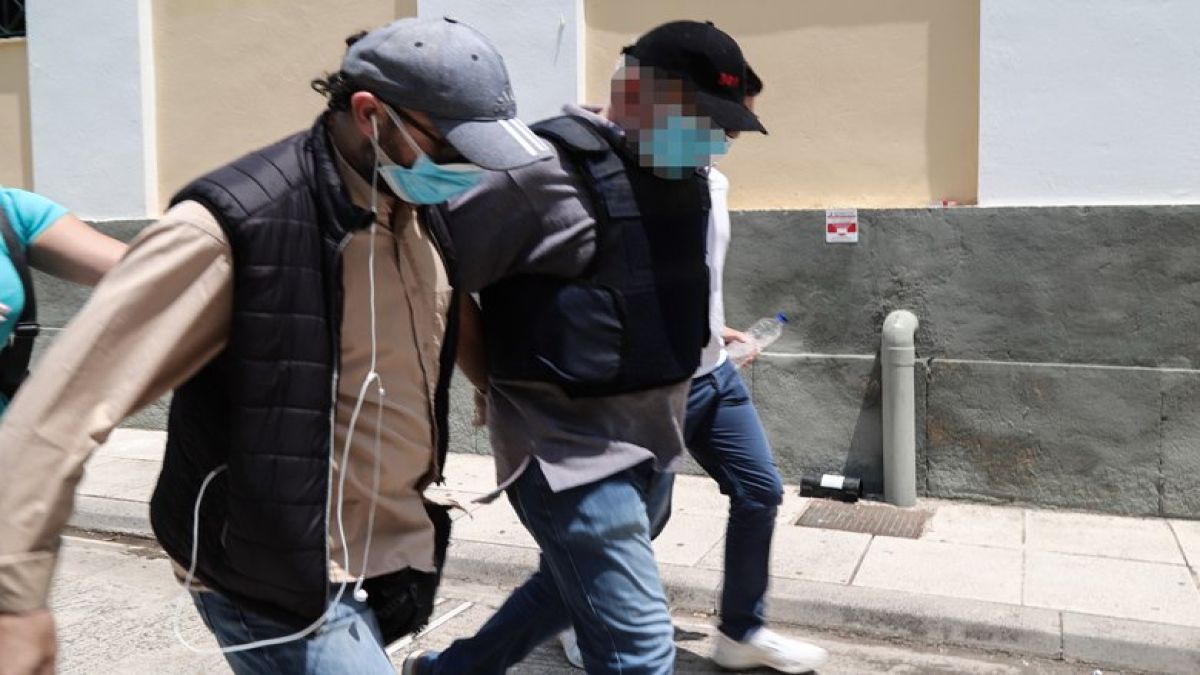 Δίκη «ψευτογιατρού»: «Περίμεναν να τον δουν λες και ήταν Μεσσίας» – Το ξέσπασμα μάρτυρα