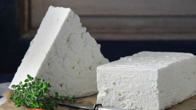 Με αυτό το τρόπο θα διατηρήσεις φρέσκο το τυρί – Με 1 μόνο μαγειρικό υλικό