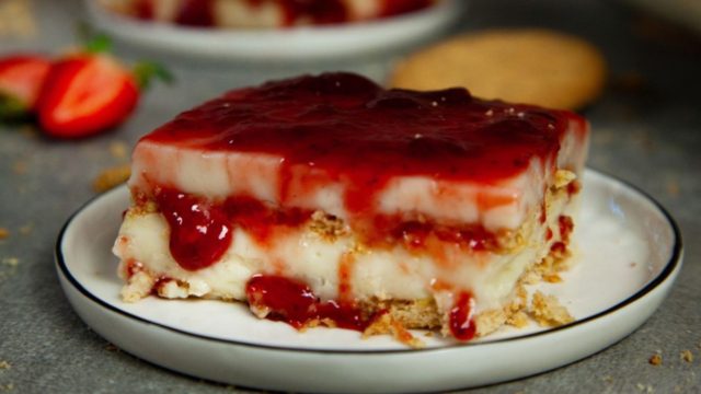 Vegan γλυκό ψυγείου με γάλα αμυγδάλου και νηστήσιμα μπισκότα