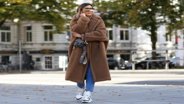 Χαμός με αυτά τα sneakers από τα Stardivarius – Ιδανικά για τις κρύες μέρες