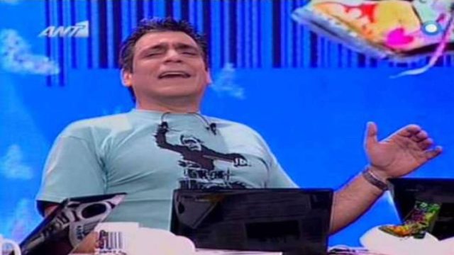 Γιάννης Σερβετάς: Το κορυφαίο ανέκδοτο που έχει πει ποτέ και όσες φορές κι αν το δούμε θα γονατίσουμε απ’τα γέλια
