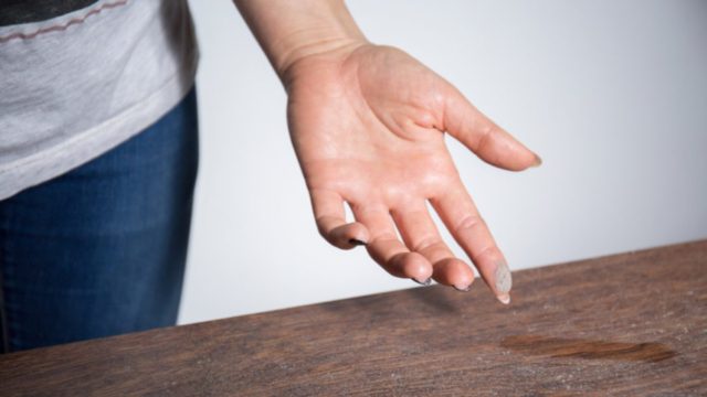 Σκόνη στο σπίτι: 5+1 εγγυημένοι τρόποι για να την εξαφανίσετε μια και καλή