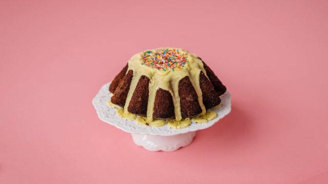 Wacky Cake: Πεντανόστιμο και ονειρεμένο vegan κέικ σοκολάτας με συνταγή του 1930