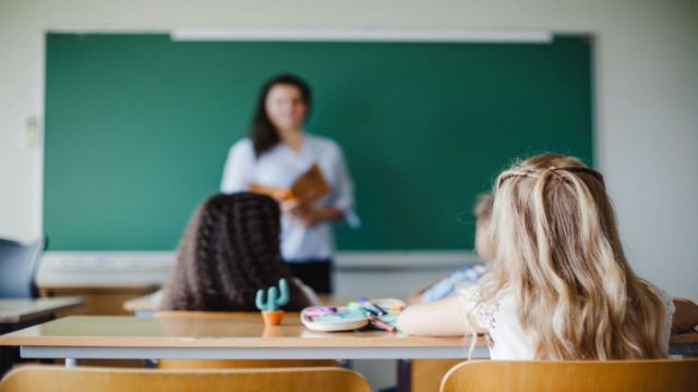 Υπουργείο Παιδείας: 2.500 προσλήψεις αναπληρωτών εκπαιδευτικών με τρίμηνες συμβάσεις