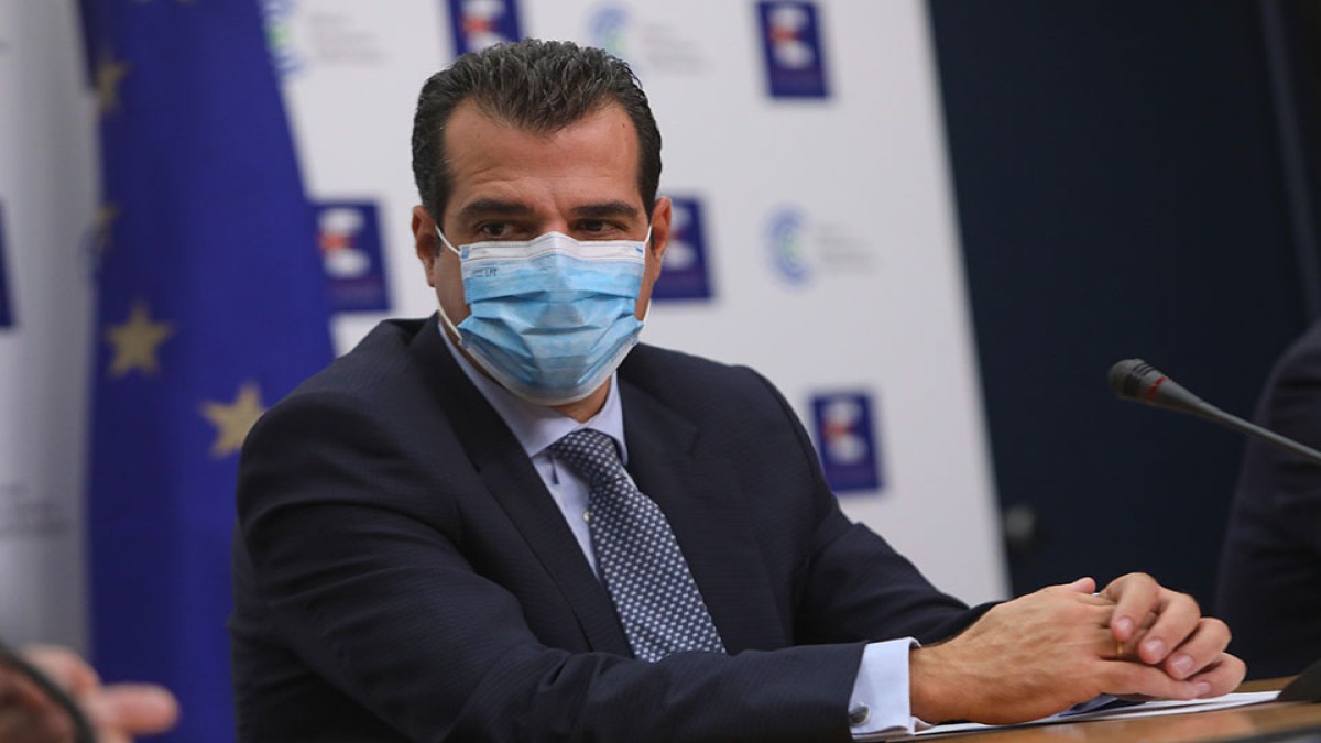 Τελεσίγραφο Θάνου Πλεύρη: «Εκτός ΕΣΥ οι ανεμβολίαστοι υγειονομικοί μετά τις 31 Μαρτίου!»