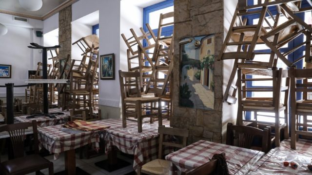 Κορωνοϊός: Τα 108 μπαρ και εστιατόρια που μπήκε «λουκέτο» λόγω παραβίασης των υγειονομικών μέτρων