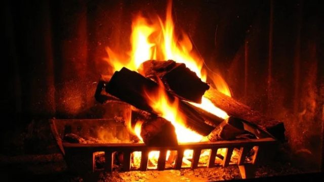 Έντονες οσμές από το τζάκι; Υπάρχει τρόπος να το αντιμετωπίσετε