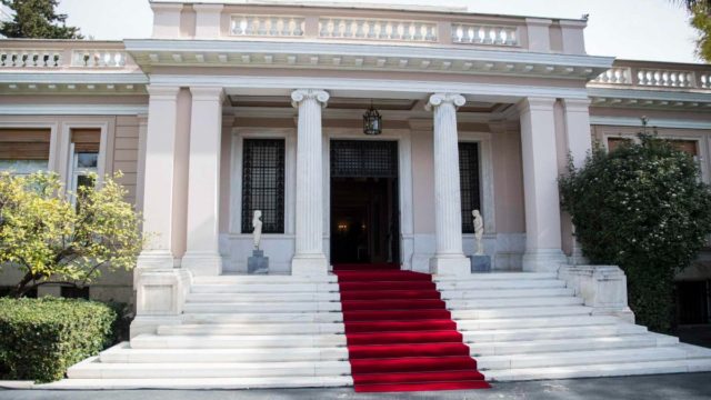 Συναγερμός στο Μέγαρο Μαξίμου: Εντοπίστηκε κρούσμα κορωνοϊού