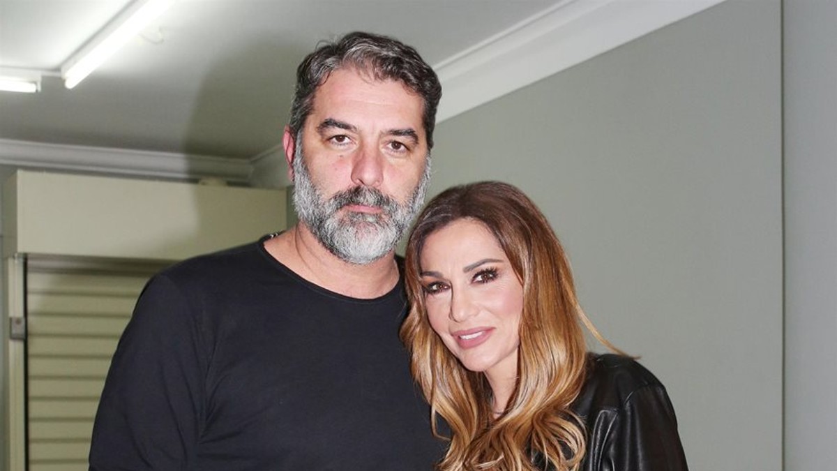 «Σεισμός» στη showbiz: Ντύθηκε νυφούλα για το γάμο με τον Μπισμπίκη η Δέσποινα Βανδή!
