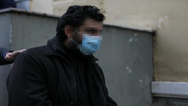 Νέα καταγγελία – σοκ για τον ιερέα στα Κάτω Πατήσια: Κακοποιούσε σεξουαλικά την ανήλικη μπέιμπι-σίτερ του μωρού του (video)