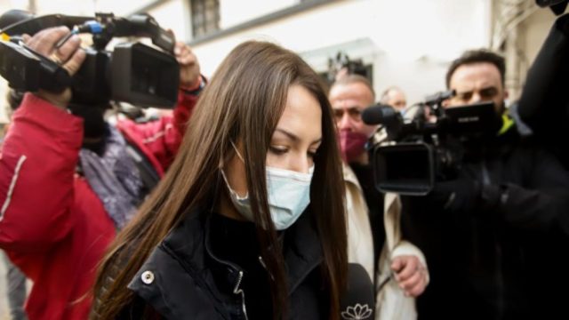 Υπόθεση βιασμού 24χρονης στη Θεσσαλονίκη: Κατασχέθηκαν τα κινητά των εμπλεκόμενων (Video)