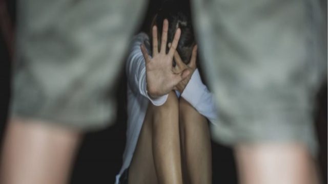 Ανατριχιαστική υπόθεση στο Περιστέρι: 32χρονος βίασε τη 14χρονη ετεροθαλή αδελφή της συντρόφου του