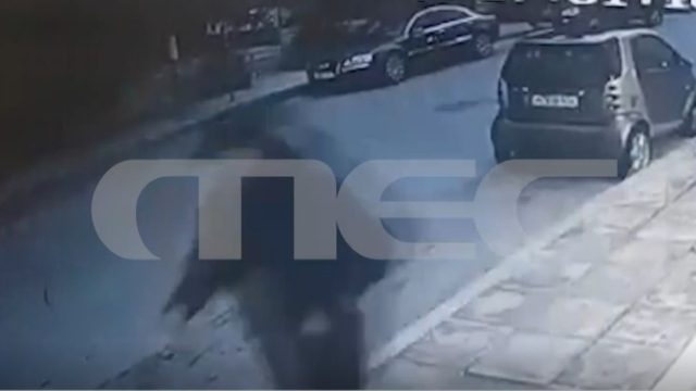 Σοκαριστικό βίντεο – ντοκουμέντο από τους πυροβολισμούς στη Βούλα
