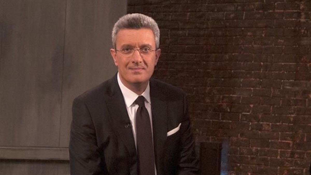 «Το όνομά του είναι Νίκος Χατζηνικολάου…» – Η άγνωστη σχέση του παρουσιαστή με πασίγνωστο τραγουδιστή