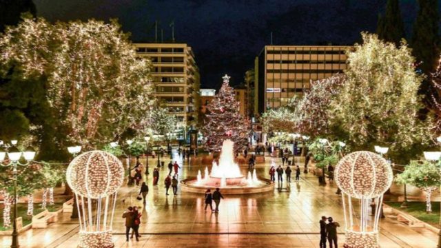 Σάλος στο ελληνικό ίντερνετ: Ρεβεγιόν με χιλιάδες Πακιστανούς στο Σύνταγμα – Πολίτες κατηγορούν την ΕΛΑΣ (video)