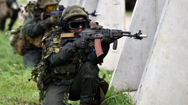 Η αρχή του κακού; Ανταλλαγή πυρών στην Ουκρανία – Νεκρός ρωσόφωνος πολιτοφύλακας