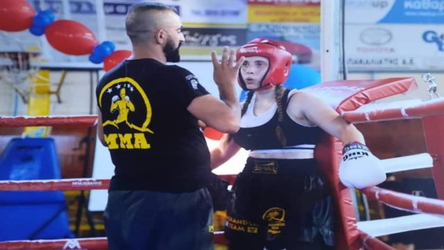 Φοβερή: Αυτή είναι η 20άρα από την Κρήτη που έβγαλε νοκ άουτ τον 45χρονο τσαντάκια