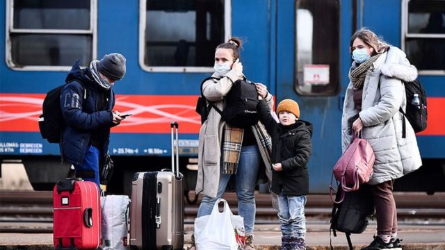 Ρωσική εισβολή στην Ουκρανία: Η Ρωσία επιτρέπει στους αμάχους να εγκαταλείψουν το Κίεβο