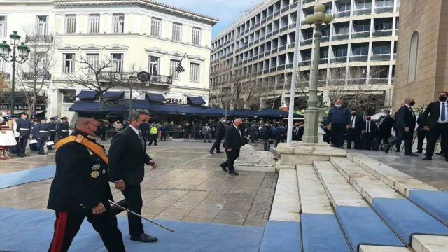 Χρήστος Σαρτζετάκης: Σε κλίμα συγκίνησης το ύστατο χαίρε στον πρώην Πρόεδρο της Δημοκρατίας