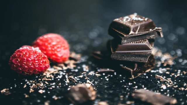 Γλυκά με 2 υλικά γίνεται; Κι όμως γίνεται και είναι ονειρεμένα