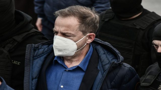 «Τέρας, να σαπίσεις στη φυλακή»: Άγριο λιντσάρισμα στον Λιγνάδη μετά τη διακοπή της δίκης