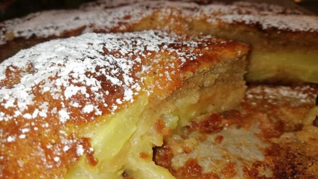 Η πιο εύκολη μηλόπιτα που έχετε φάει και φτιάξει ποτέ