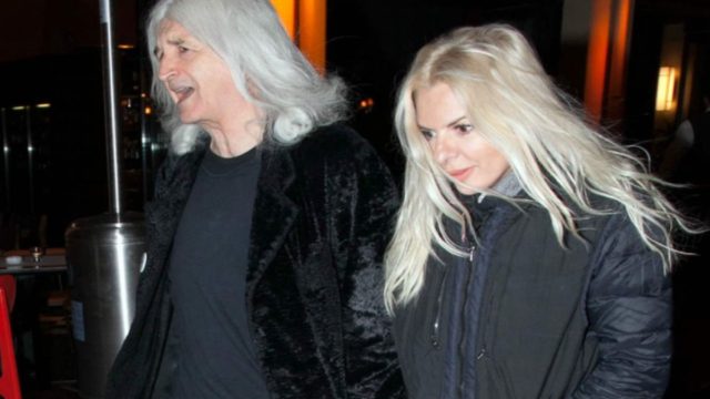 Αννίτα Πάνια – Νίκος Καρβέλας: Ποιο είναι το τρίτο πρόσωπο που μπήκε ανάμεσά τους και διέλυσε το γάμο τους;