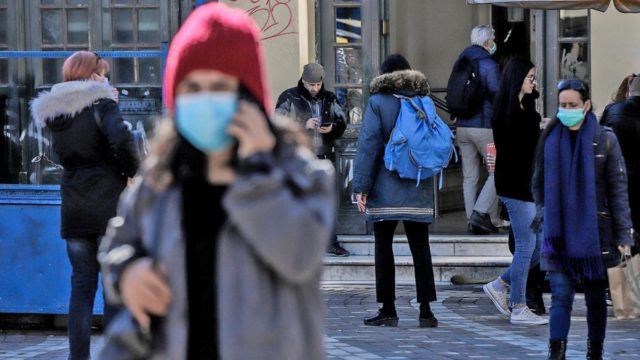 Κορωνοϊός – Προειδοποίηση Καπραβέλου για νέο θανατηφόρο κύμα: «Η Όμικρον δεν είναι και τόσο αθώα» (video)